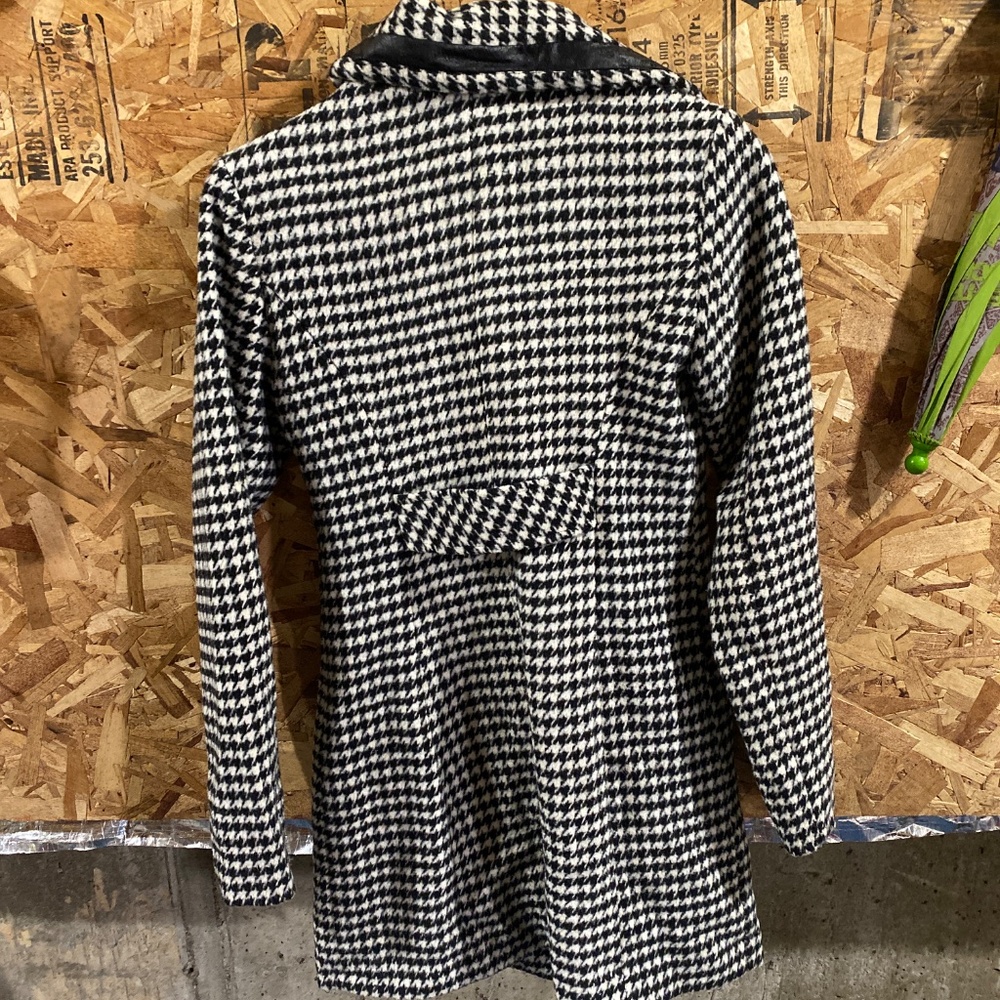 Winter jacket - Picture 2 of 2